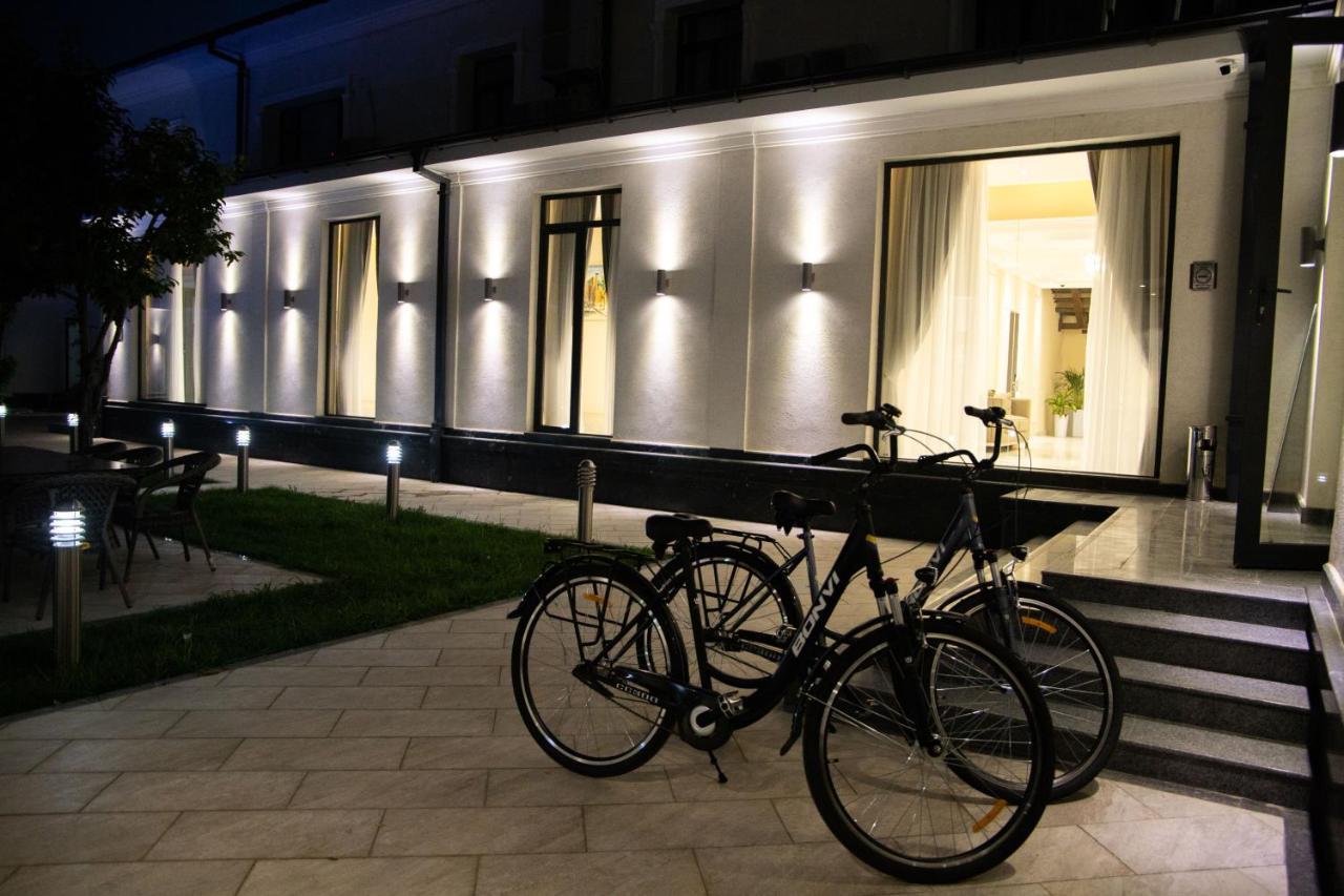 Turon Lux Hotel Самарканд Екстериор снимка