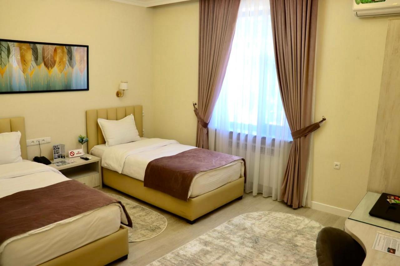 Turon Lux Hotel Самарканд Екстериор снимка