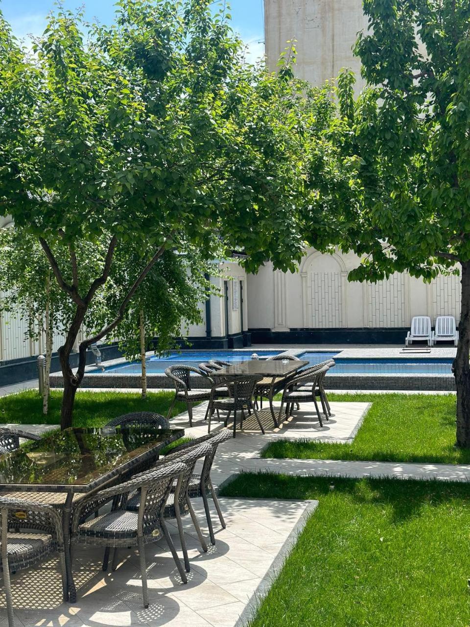 Turon Lux Hotel Самарканд Екстериор снимка